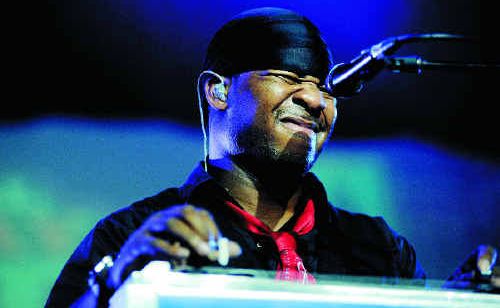 American Robert Randolph wows audiences with his stage presence and magical guitar-playing skills on the Crossroads stage at Bluesfest. American Robert Randolph wows audiences with his stage presence and magical guitar-playing skills on the Crossroads stage at Bluesfest.