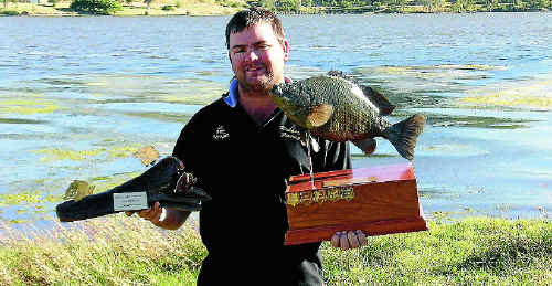Dave Creffield of Collinsville is the new world sooty grunter champion after the weekend’s championship at Eungella Dam. Dave Creffield of Collinsville is the new world sooty grunter champion after the weekend’s championship at Eungella Dam.