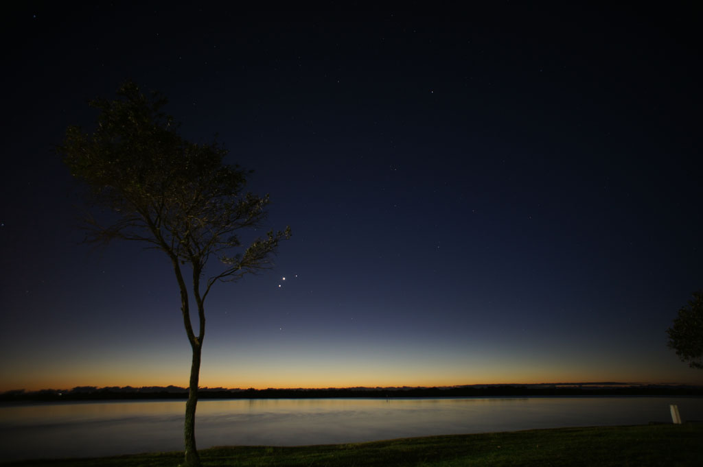 Venus, Mercury and Jupiter align over Picnic Point in Maroochydore.