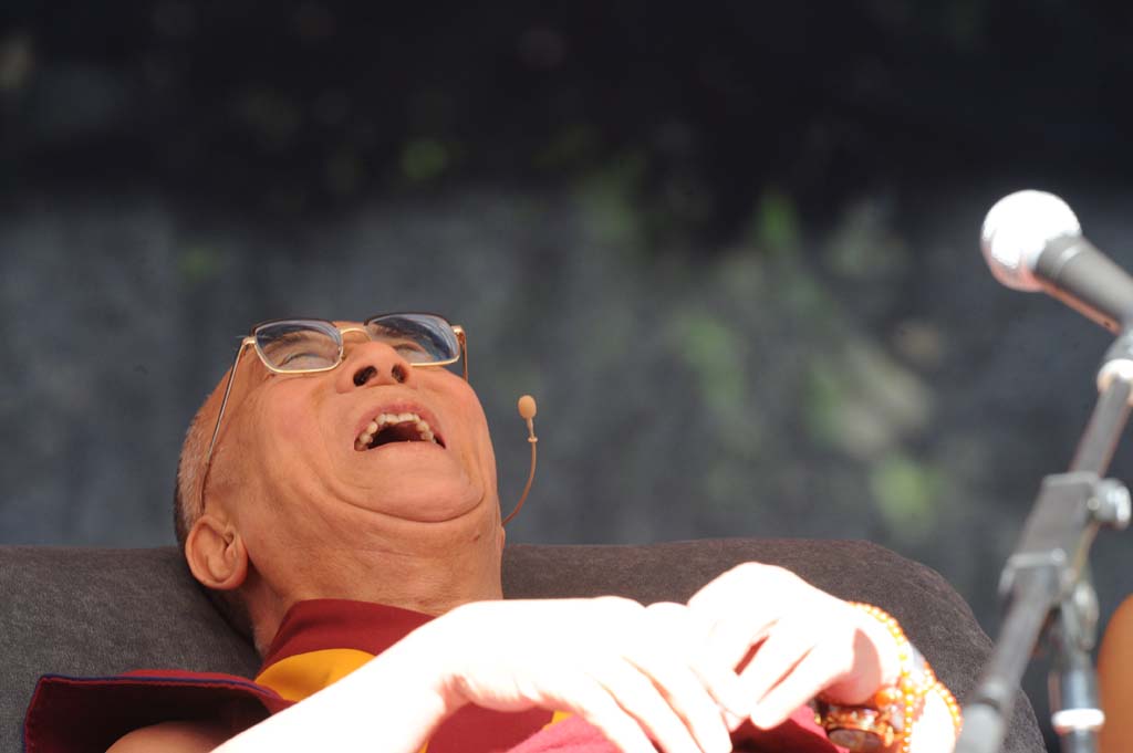 The Dalai Lama shared some light-hearted moments during his address to a crowd of 4000 at the Chenrezig Buddhist Institute, Eudlo. The Dalai Lama shared some light-hearted moments during his address to a crowd of 4000 at the Chenrezig Buddhist Institute, Eudlo.