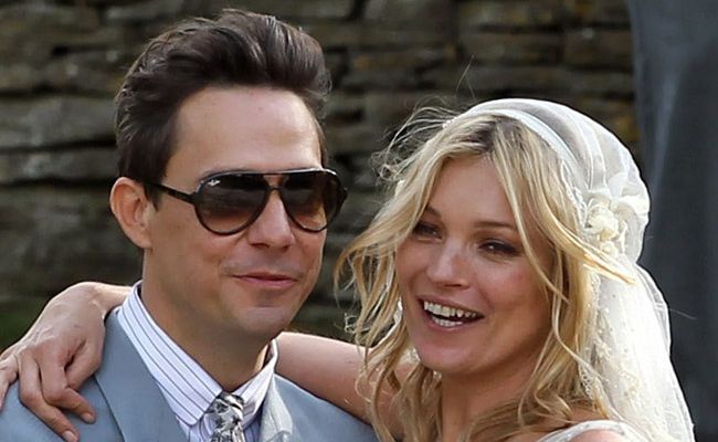 Kate Moss has married Jamie Hince from The Kills. Kate Moss has married Jamie Hince from The Kills.