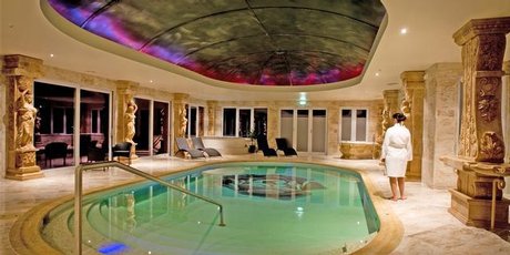 The Spa at Nugget Point Hotel has a Roman-bathhouse feel, with a large pool under a magnificent domed roof. The Spa at Nugget Point Hotel has a Roman-bathhouse feel, with a large pool under a magnificent domed roof.