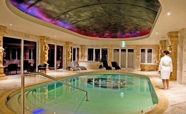 The Spa at Nugget Point Hotel has a Roman-bathhouse feel, with a large pool under a magnificent domed roof. 