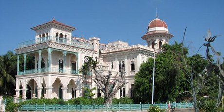 Palacio de Valle was once home to a wealthy sugar baron. Palacio de Valle was once home to a wealthy sugar baron.