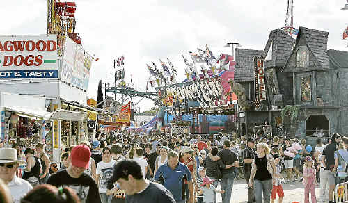 Rocky Show could become a four day event over the Queen’s Birthday weekend in 2012 if councillors approve a proposal by the Showmen’s Guild of Australia. Rocky Show could become a four day event over the Queen’s Birthday weekend in 2012 if councillors approve a proposal by the Showmen’s Guild of Australia.