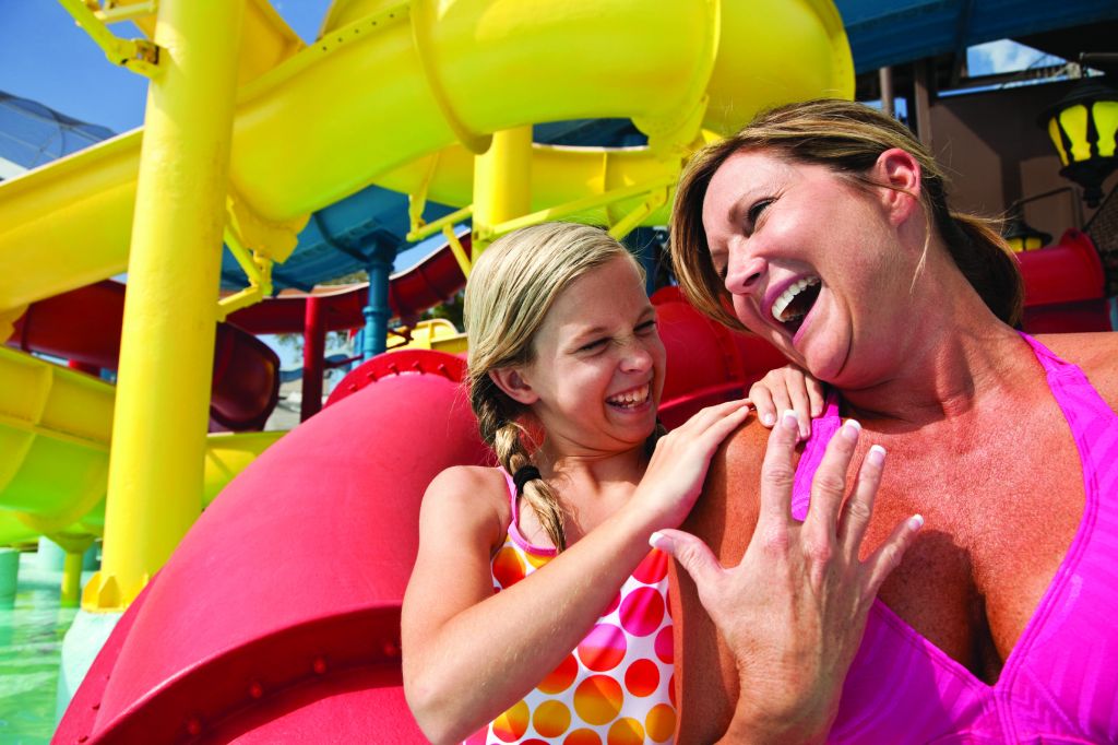 Mom is booted out of water park - 🧡 best bathing suit for water ...