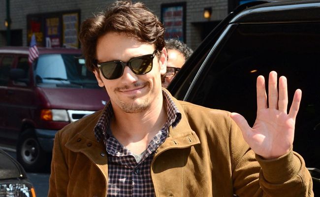 James Franco is planning to contact dead playwright Tennessee Williams. James Franco is planning to contact dead playwright Tennessee Williams.