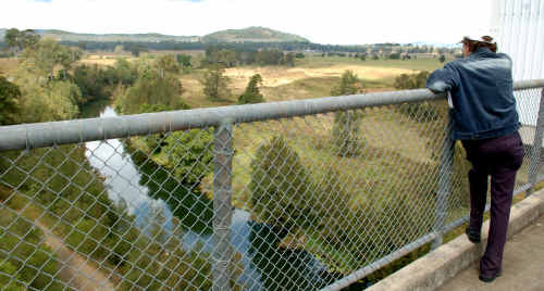 The Noosa-bound pumping station at Coles Creek at which water is already pumped from the Mary River into the Noosa water supply, soon to be connected to Brisbane. The Noosa-bound pumping station at Coles Creek at which water is already pumped from the Mary River into the Noosa water supply, soon to be connected to Brisbane.