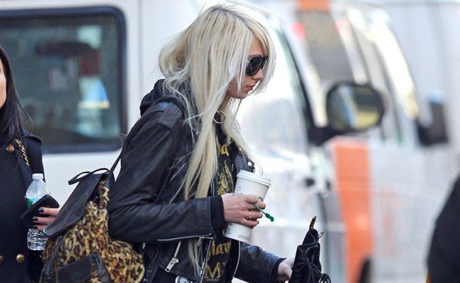 Taylor Momsen.