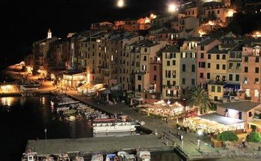 End a dreamy day with a dinner at a restaurant looking down on the beach or harbour. End a dreamy day with a dinner at a restaurant looking down on the beach or harbour.