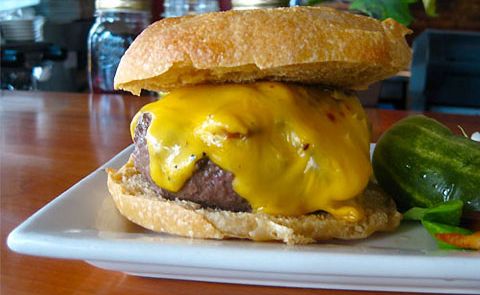 How many varieties of cheeseburgers are in the US? How many varieties of cheeseburgers are in the US?