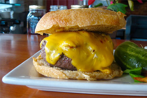 How many varieties of cheeseburgers are in the US? How many varieties of cheeseburgers are in the US?