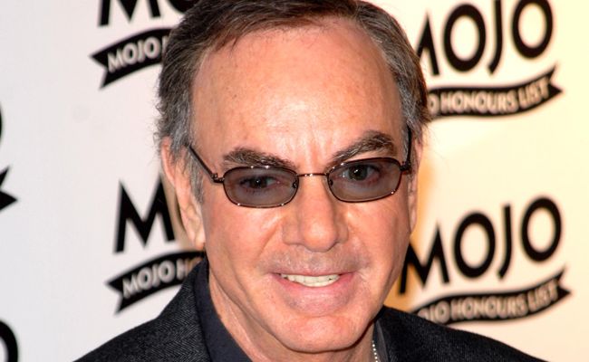 Neil Diamond is getting hitched. Neil Diamond is getting hitched.