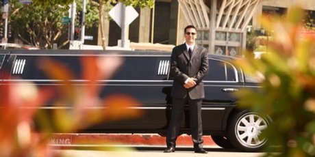 There are more than 3.5 million people employed as bodyguards, and 3000 security companies on the Chinese mainland. There are more than 3.5 million people employed as bodyguards, and 3000 security companies on the Chinese mainland.