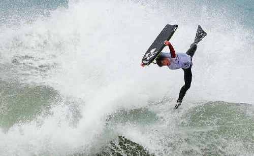 Lachlan Cramsie tackles the frightening swell at the Coopers Knights Beach Pro last weekend. Lachlan Cramsie tackles the frightening swell at the Coopers Knights Beach Pro last weekend.