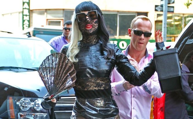 Lady Gaga's friends warn her that new boyfriend is trouble. Lady Gaga's friends warn her that new boyfriend is trouble.