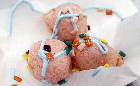 Fried bubblegum recently won Most Creative dish at Texas State Fair's 2011 Seventh Annual Big Tex Choice fried food award.
Fried bubblegum recently won Most Creative dish at Texas State Fair's 2011 Seventh Annual Big Tex Choice fried food award.