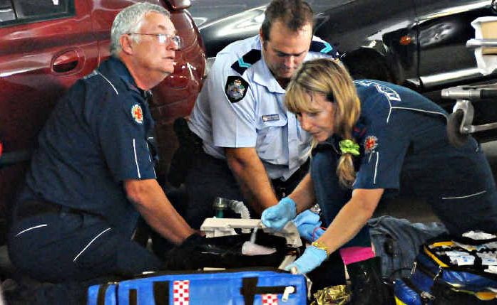 Paramedics and police try to save the life of Jackson Paramedics and police try to save the life of Jackson