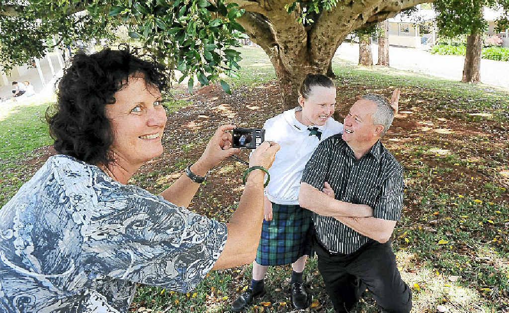 Thanks Dad National Photo Competition co-ordinator Kay Knights with father/daughter team Rebecca Darko, 9, and Lyndon Darko, of Goonellabah. Thanks Dad National Photo Competition co-ordinator Kay Knights with father/daughter team Rebecca Darko, 9, and Lyndon Darko, of Goonellabah.