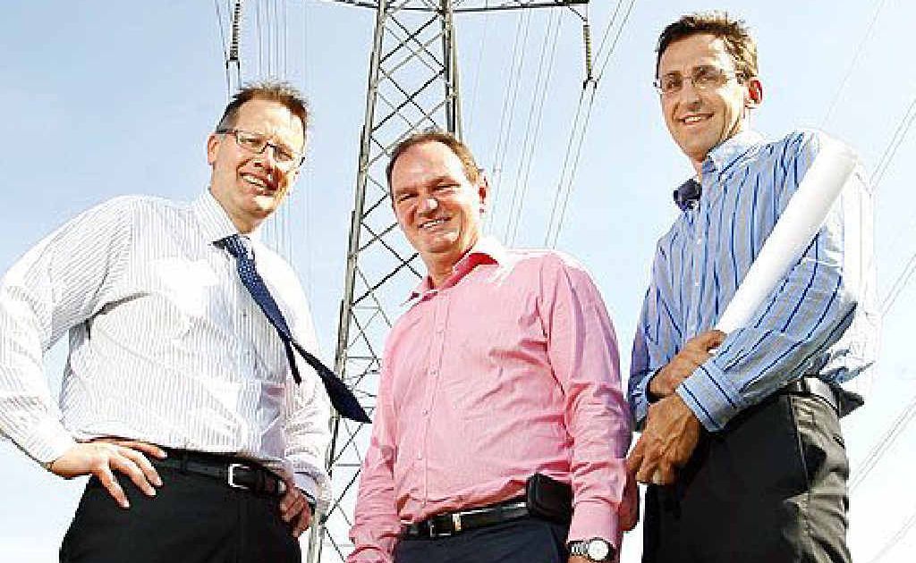 Michael Hutchinson, a director at Tru Energy, Mayor Paul Pisasale and John Deans, development manager at Swanbank Enterprise Park, announce the building of a new gas power station. Michael Hutchinson, a director at Tru Energy, Mayor Paul Pisasale and John Deans, development manager at Swanbank Enterprise Park, announce the building of a new gas power station.