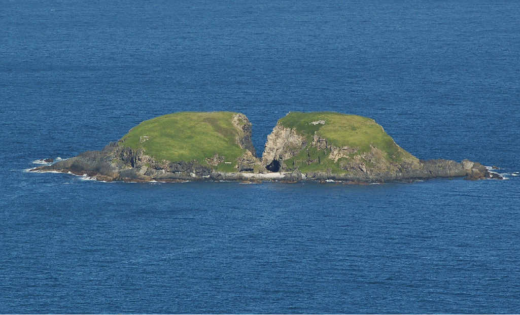 The draft east coast marine plan takes in the Solitary Islands Marine Park as well as open waters. The draft east coast marine plan takes in the Solitary Islands Marine Park as well as open waters.