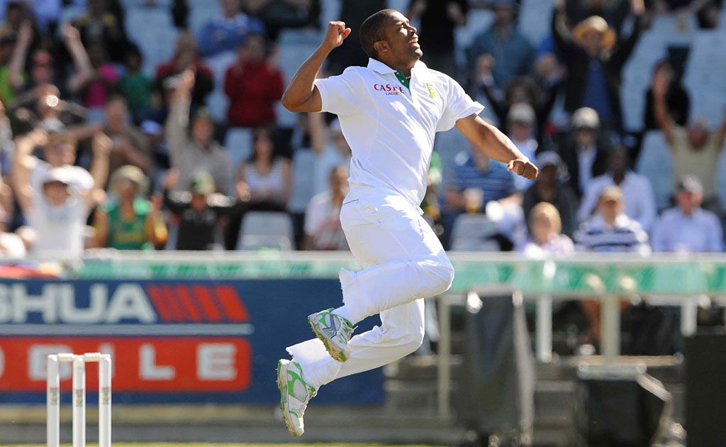 Vernon Philander of celebrates the wicket of Brad Haddin of Australia during day 2 of the first Test match between South Africa and Australia at Newlands on November 10, 2011 in Cape Town, South Africa. Vernon Philander of celebrates the wicket of Brad Haddin of Australia during day 2 of the first Test match between South Africa and Australia at Newlands on November 10, 2011 in Cape Town, South Africa.