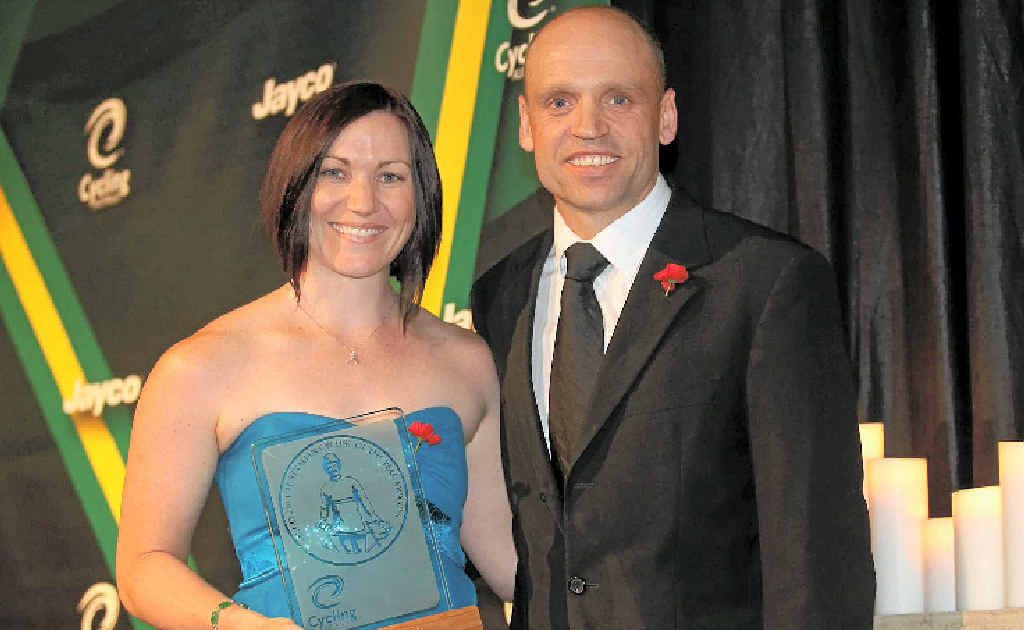 Federal Australian Sports Minister, Senator Mark Arbib, presenting the Scody People’s Choice Cyclist of the Year trophy to Anna Meares at the Australian cyclist of the year awards. Federal Australian Sports Minister, Senator Mark Arbib, presenting the Scody People’s Choice Cyclist of the Year trophy to Anna Meares at the Australian cyclist of the year awards.