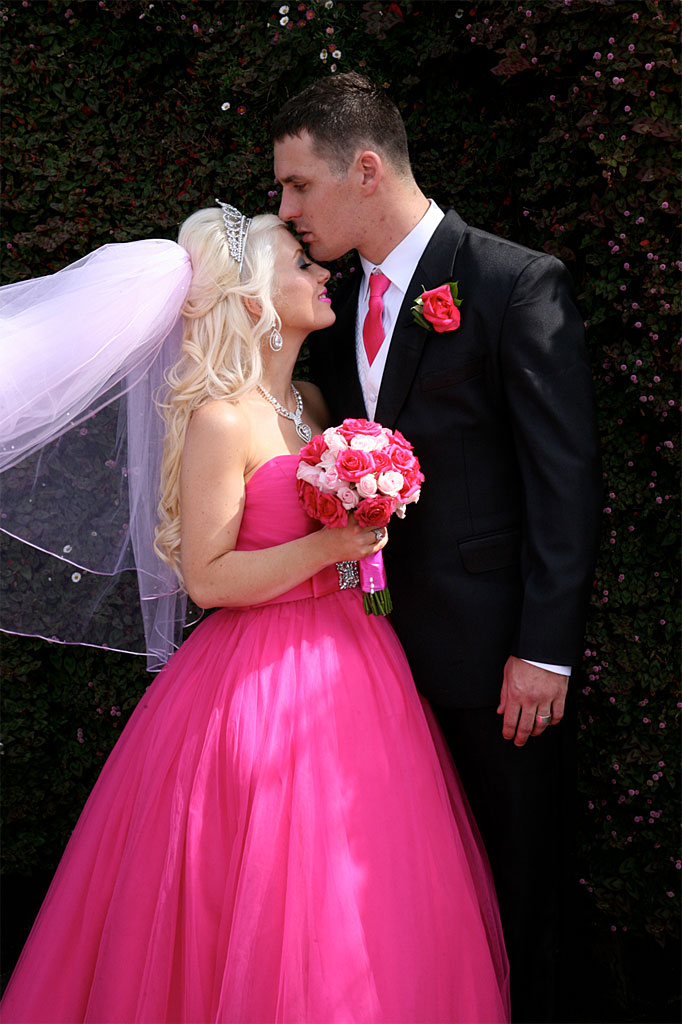 Toowoomba’s Roseanne Hogan and rugby league player Brett Seymour tie the knot in New Zealand. Toowoomba’s Roseanne Hogan and rugby league player Brett Seymour tie the knot in New Zealand.