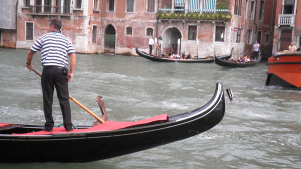 It's an exaggeration to say all Italians have something to hide. But equally, it's safe to assume many of the 15 million who claimed a net income of zero last year, do live in fear of a knock on the door. It's an exaggeration to say all Italians have something to hide. But equally, it's safe to assume many of the 15 million who claimed a net income of zero last year, do live in fear of a knock on the door.