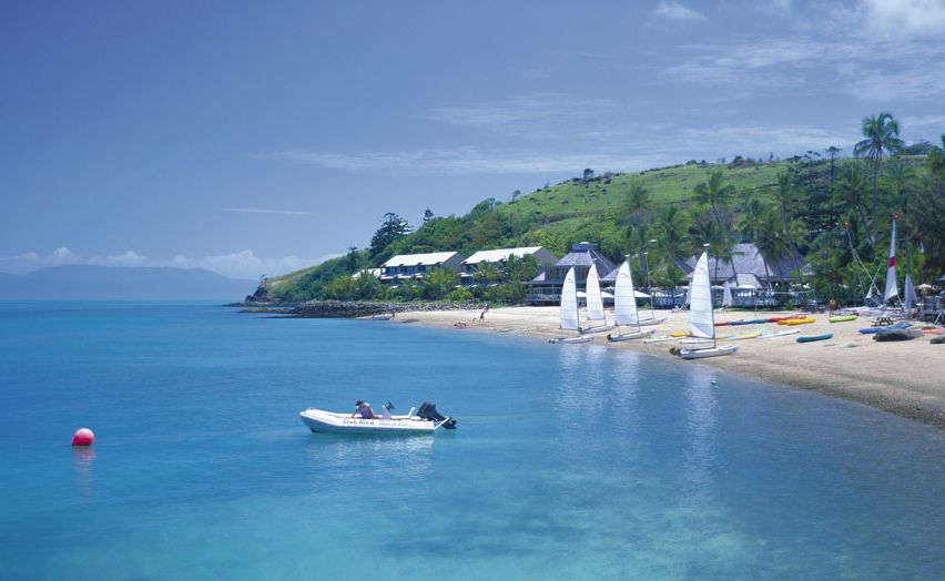 Club Med has 80 resorts worldwide, with Lindeman Island their only resort in Australia. Club Med has 80 resorts worldwide, with Lindeman Island their only resort in Australia.