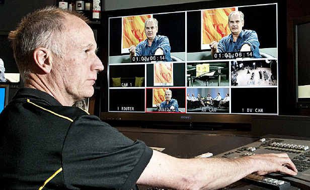 University of Southern Queensland’s senior video producer Eddie Flemming demonstrates how USQconnected, a virtual online classroom, will operate. University of Southern Queensland’s senior video producer Eddie Flemming demonstrates how USQconnected, a virtual online classroom, will operate.