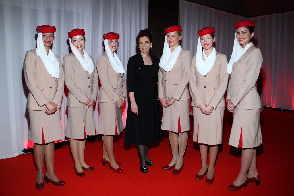 Emirates cabin crew with the President of Argentina, Cristina Fernandez de Kirchner. Emirates cabin crew with the President of Argentina, Cristina Fernandez de Kirchner.