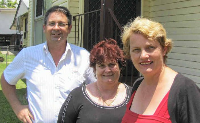 Minister Karen Struthers with Barbara Mayfield and Andrew Stewart of Mackay. Minister Karen Struthers with Barbara Mayfield and Andrew Stewart of Mackay.