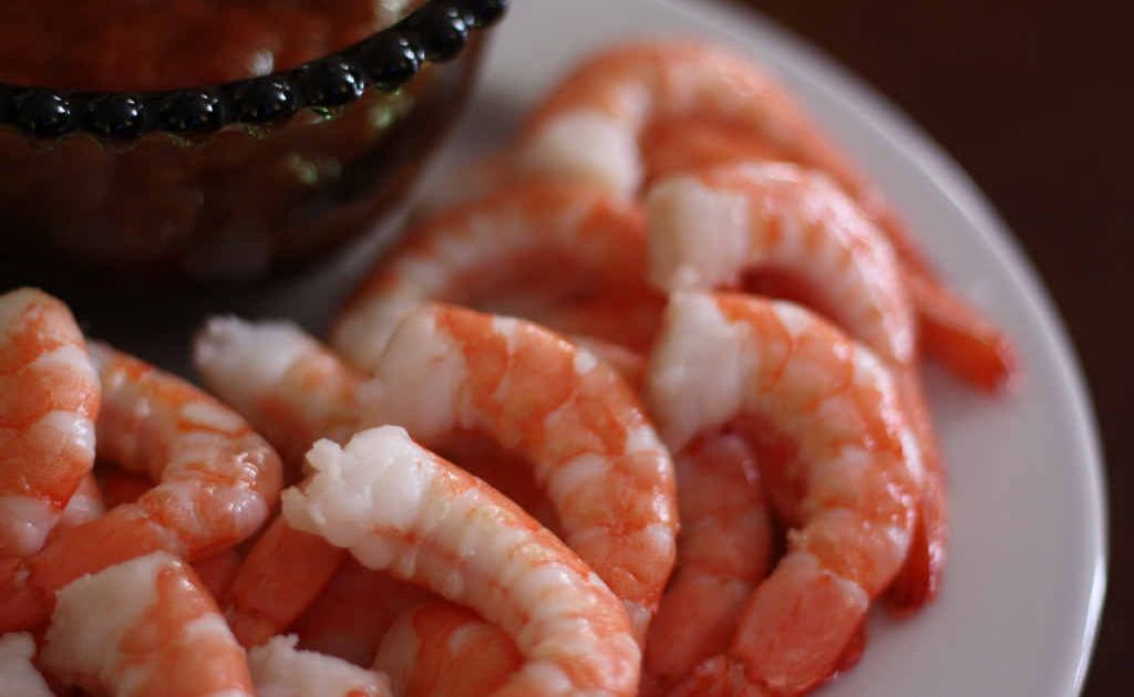 Prepare as much as possible beforehand but leave seafood purchases until the last minute. Prepare as much as possible beforehand but leave seafood purchases until the last minute.
