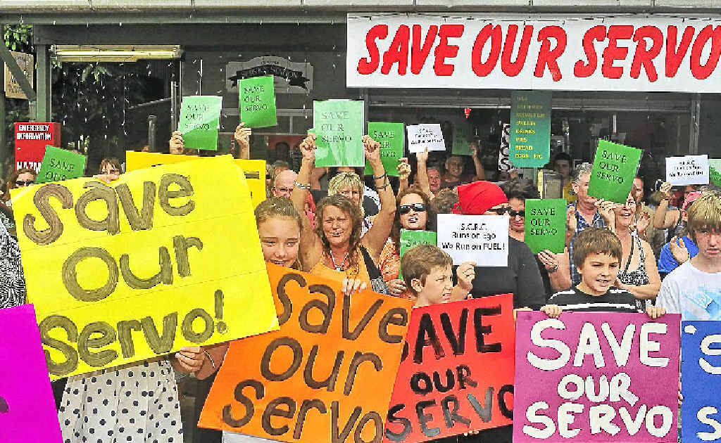 Protesters want Eumundi Service Station to keep trading. Protesters want Eumundi Service Station to keep trading.