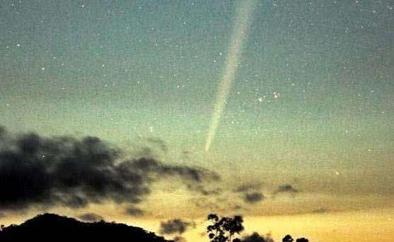 SHARING THE LOVE: Comet Lovejoy at 4.15am on Christmas Eve, as seen from Cannonvale.
Photo Shane Ocean SHARING THE LOVE: Comet Lovejoy at 4.15am on Christmas Eve, as seen from Cannonvale.
Photo Shane Ocean