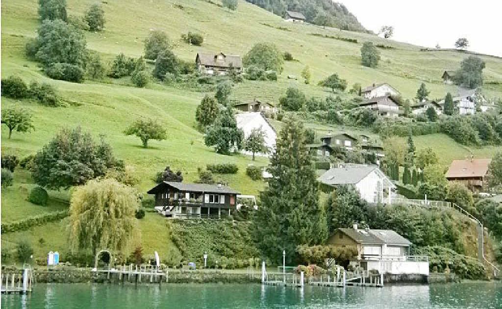 MAJESTIC: The lush-green view on the boat trip from Lucerne to Stansstad. MAJESTIC: The lush-green view on the boat trip from Lucerne to Stansstad.