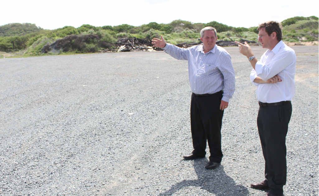 Member for Mackay Tim Mulherin (left) and NQBP’s Jeff Stewart-Harris discuss the multi-million dollar facility to be built at the Port of Mackay. Member for Mackay Tim Mulherin (left) and NQBP’s Jeff Stewart-Harris discuss the multi-million dollar facility to be built at the Port of Mackay.