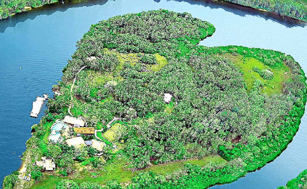 The luxurious Makepeace Island in the Noosa River was the only Australian property to feature in the Private Islands section of Tatler Travel Guide. The luxurious Makepeace Island in the Noosa River was the only Australian property to feature in the Private Islands section of Tatler Travel Guide.