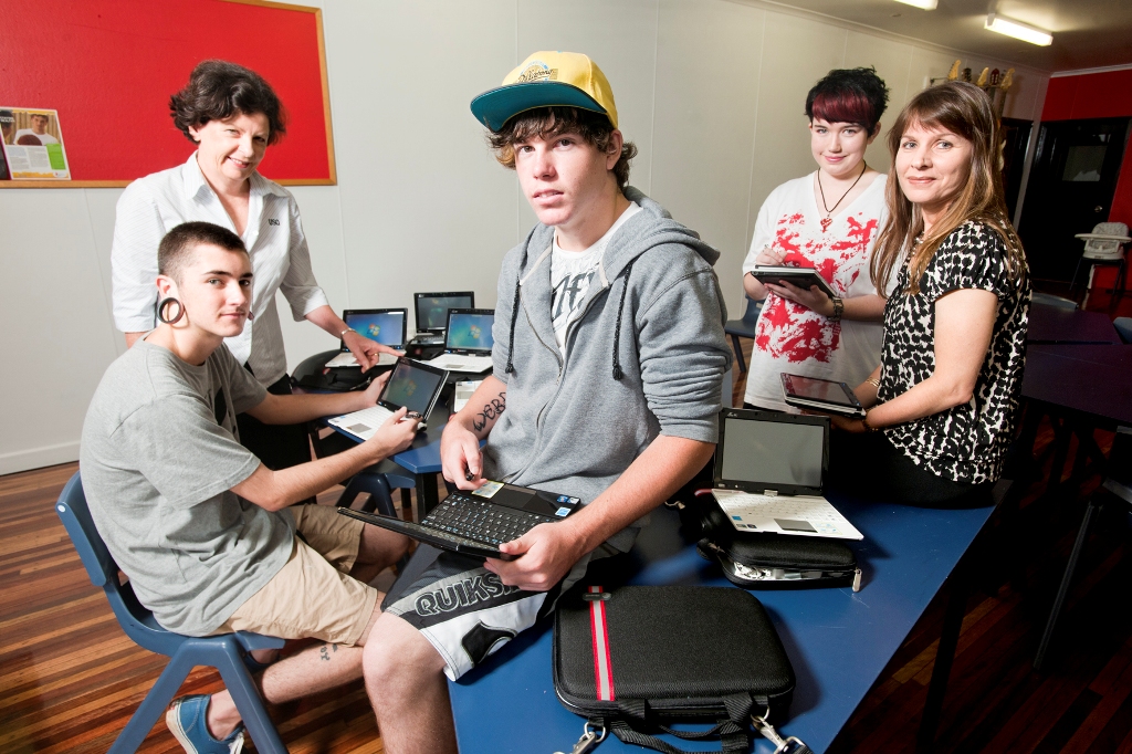 Flexi School Year 12 from 2012 students Callum Sheehan, Andrew Webb, Heidi Voll and project officer, Educational Technology Mentor at USQ, Carola Hobohm.
Flexi School Year 12 from 2012 students Callum Sheehan, Andrew Webb, Heidi Voll and project officer, Educational Technology Mentor at USQ, Carola Hobohm.