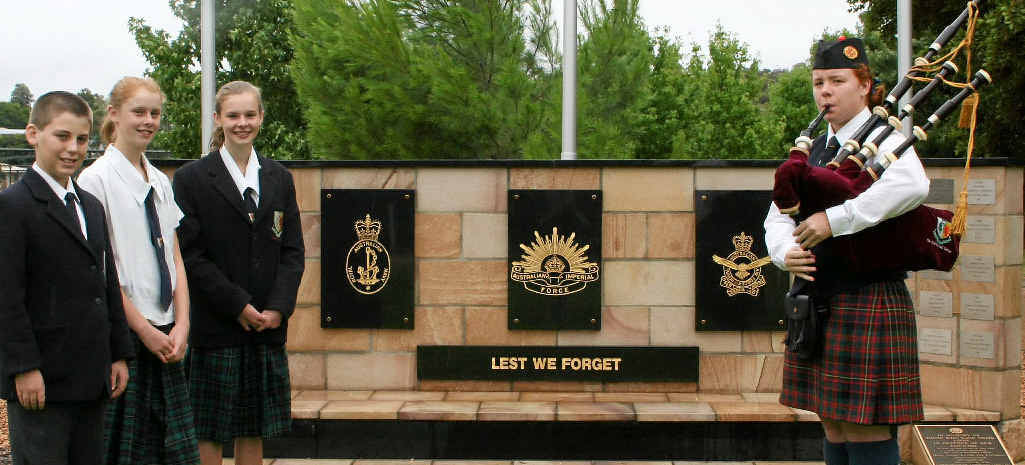 (from left) Fraser Peterson, Lauren Whittaker, Ashleigh Whittaker. (from left) Fraser Peterson, Lauren Whittaker, Ashleigh Whittaker.