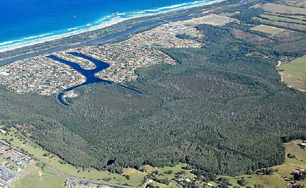 Pottsville Wetlands is to be fenced off from illegal rubbish dumping and dirt bike riders. Pottsville Wetlands is to be fenced off from illegal rubbish dumping and dirt bike riders.