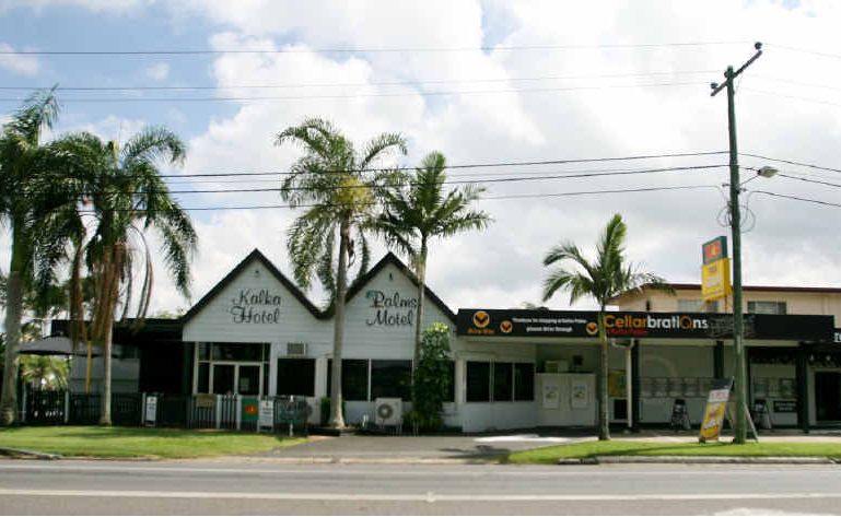 The Kalka Palms Hotel Motel was held up by a man wielding a machete on Wednesday. The Kalka Palms Hotel Motel was held up by a man wielding a machete on Wednesday.