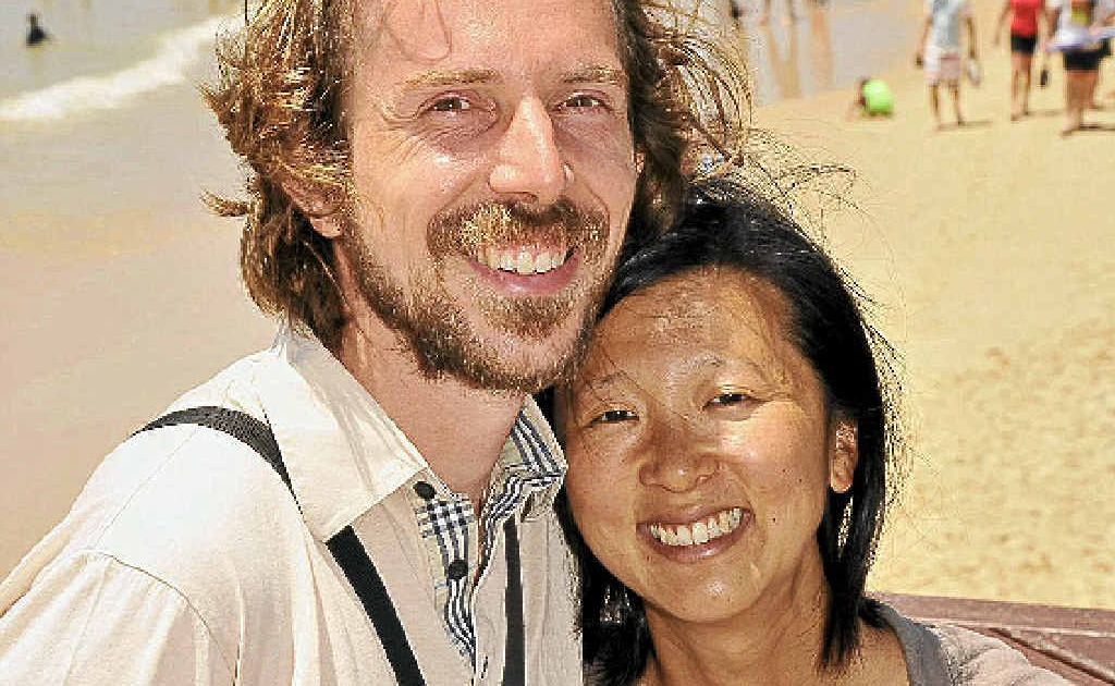 Robert Gras and Naoko Mumekita. Robert Gras and Naoko Mumekita.