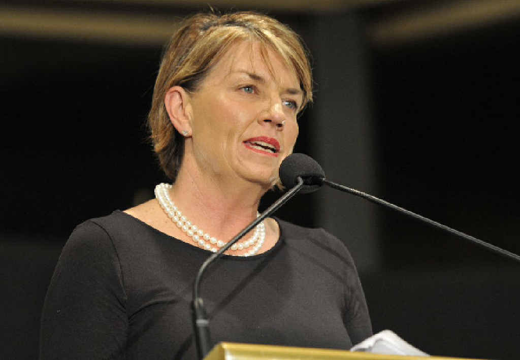 While Queensland currently has a female premier in Anna Bligh, there is a great need for more women to offer themselves in politics.