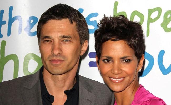 Olivier Martinez confirms his engagement to Halle Berry. Olivier Martinez confirms his engagement to Halle Berry.