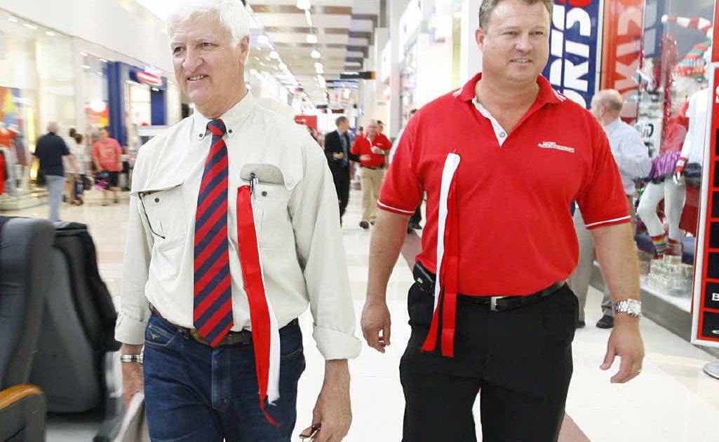 MP Bob Katter with local Australian Party candidate Justin Bowman conducting a ‘meet and greet’ in Riverlink Shopping Centre. MP Bob Katter with local Australian Party candidate Justin Bowman conducting a ‘meet and greet’ in Riverlink Shopping Centre.