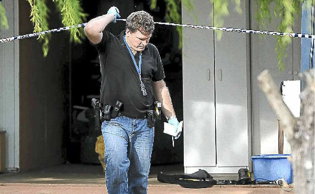 Police search a Kalkie house after finding what is believed to be an illegal drug lab. Police search a Kalkie house after finding what is believed to be an illegal drug lab.