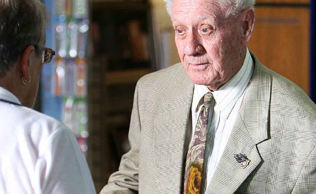 Former ground staffer in the RAAF, Doug Simonds, sees World War II recognition waning. Former ground staffer in the RAAF, Doug Simonds, sees World War II recognition waning.