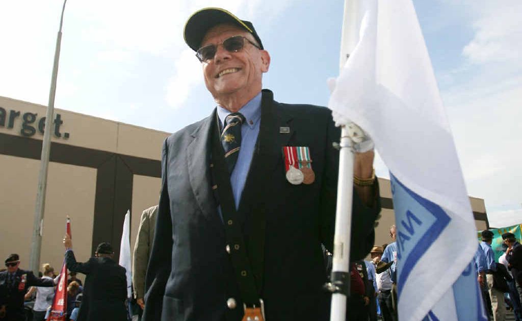 Errol Williams, treasurer of the National Servicemen’s Association for Central Queensland, carries on tradition. Errol Williams, treasurer of the National Servicemen’s Association for Central Queensland, carries on tradition.